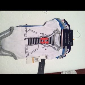 Tommy Hilfiger onesies (5 pack)